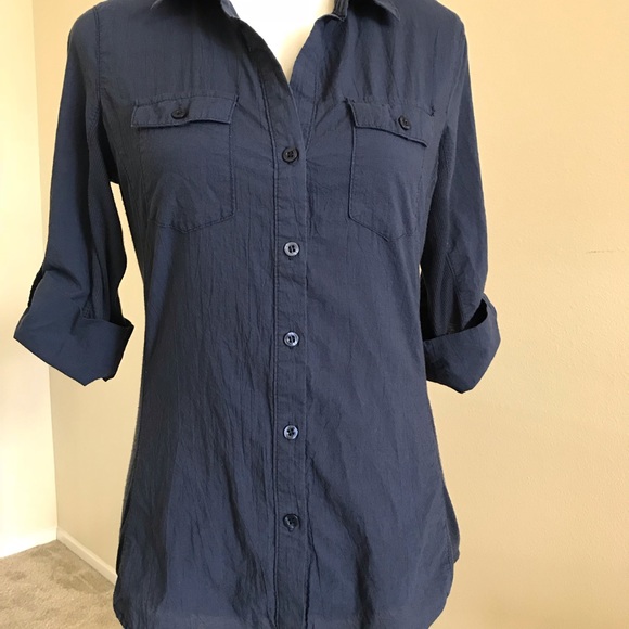 ❗️SALE❗️Front buttoned, fitted , top, shirt, - Picture 3 of 8